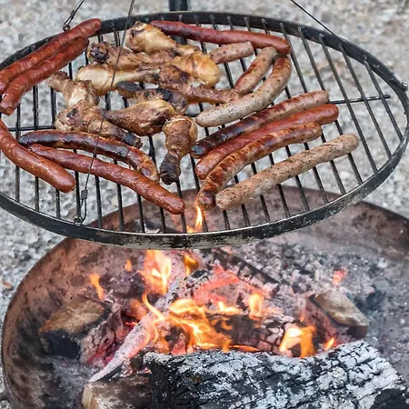 La Cour Souveraine -chambre D'hotes, La Sablonneuse 3*