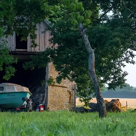 La Cour Souveraine -chambre D'hotes, La Sablonneuse Bed & Breakfast *