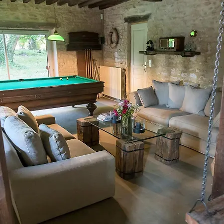 La Cour Souveraine -chambre D'hotes, La Sablonneuse 3*