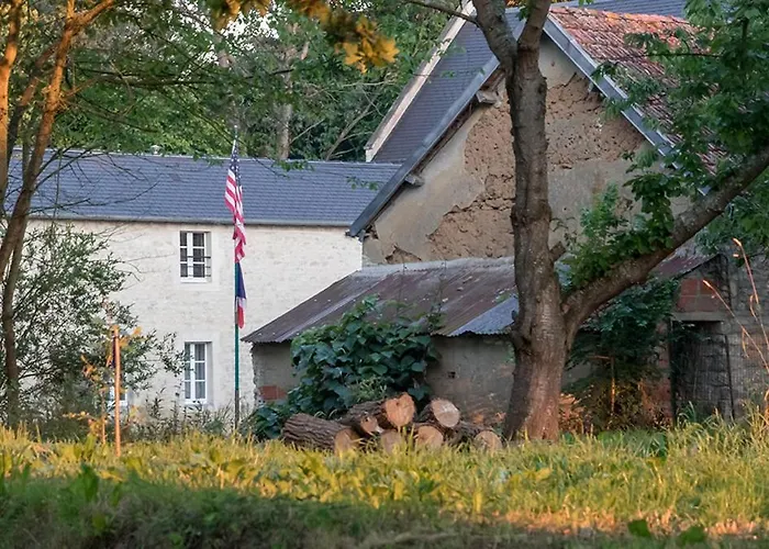 ベッド・アンド・ブレックファスト La Cour Souveraine -chambre D'hotes, La Sablonneuse 3*