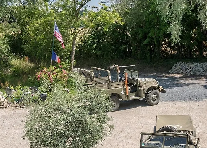 ベッド・アンド・ブレックファスト La Cour Souveraine -chambre D'hotes, La Sablonneuse 3*